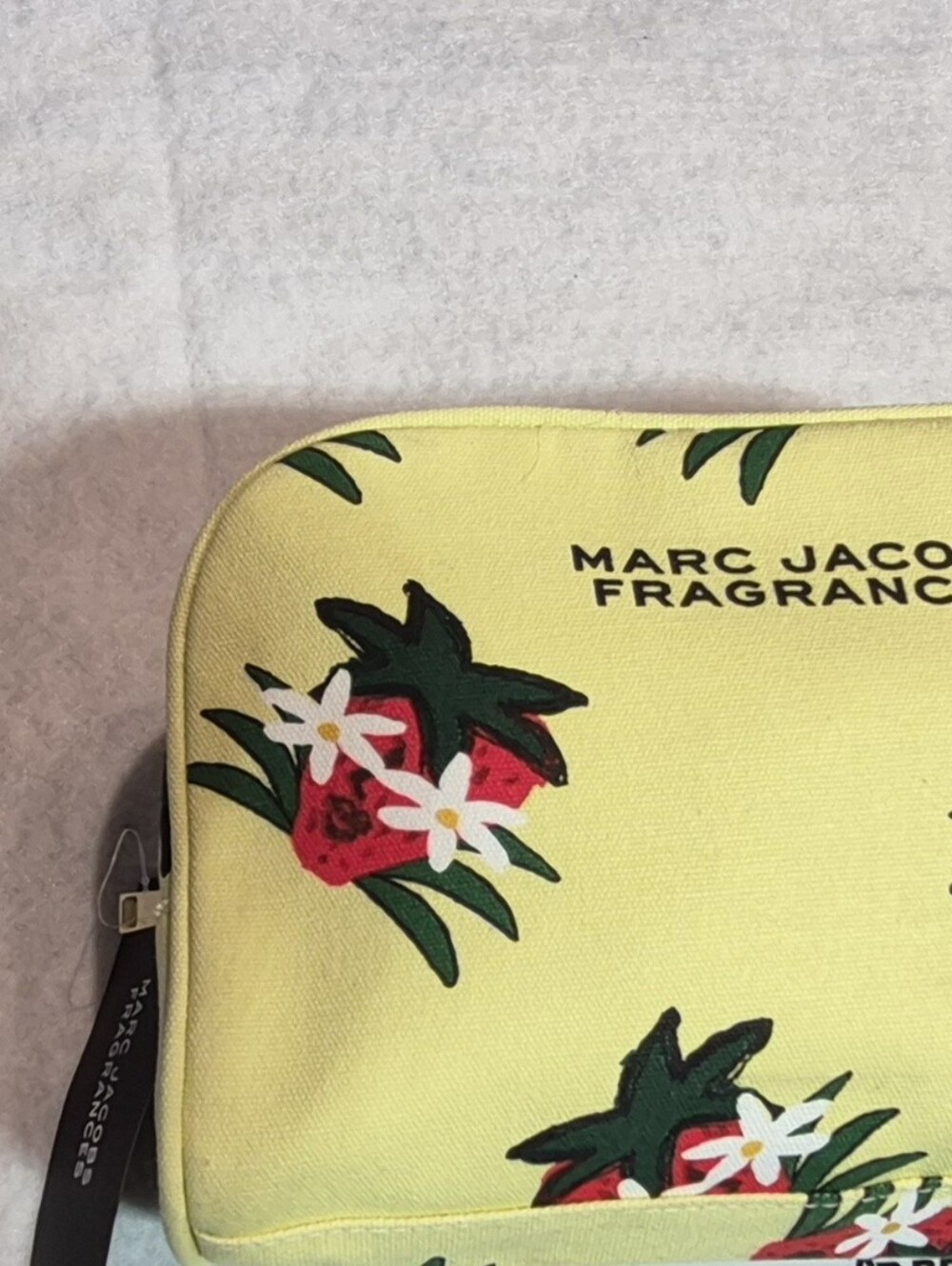 Marc Jacobs Lime Green/Yellow Floral Canvas Cosmetic Case NWT - Picture 3 of 3